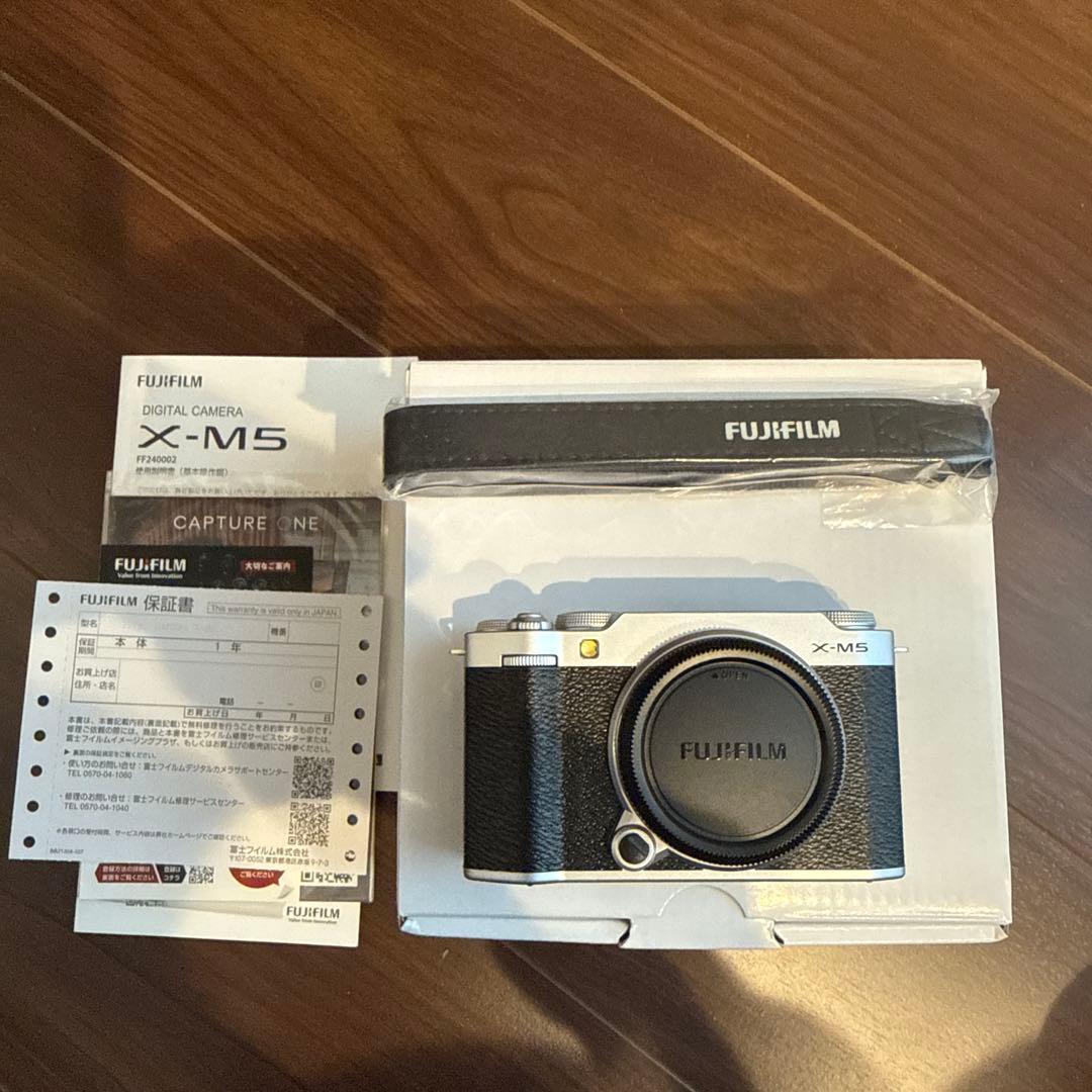 FUJIFILM ミラーレスカメラ X-M5 シルバー 本体