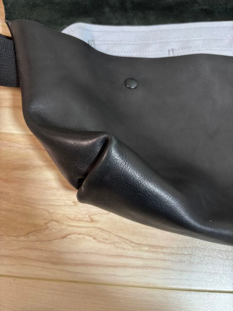 Uni＆co. メッセンジャーバッグ　オールレザー ブラック　黒　メンズ