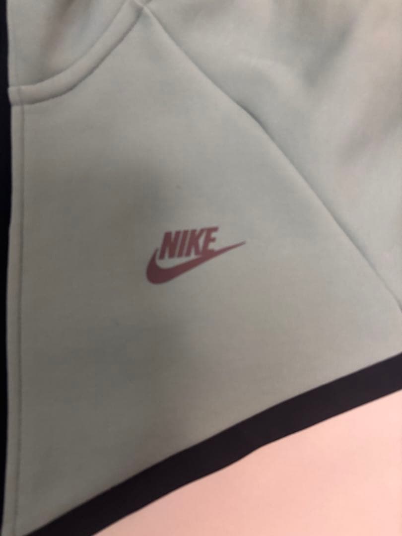 Nike tech 好色カラー