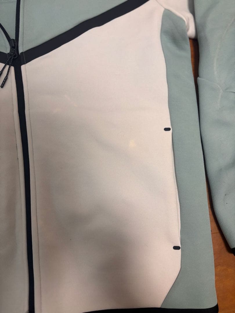 Nike tech 好色カラー