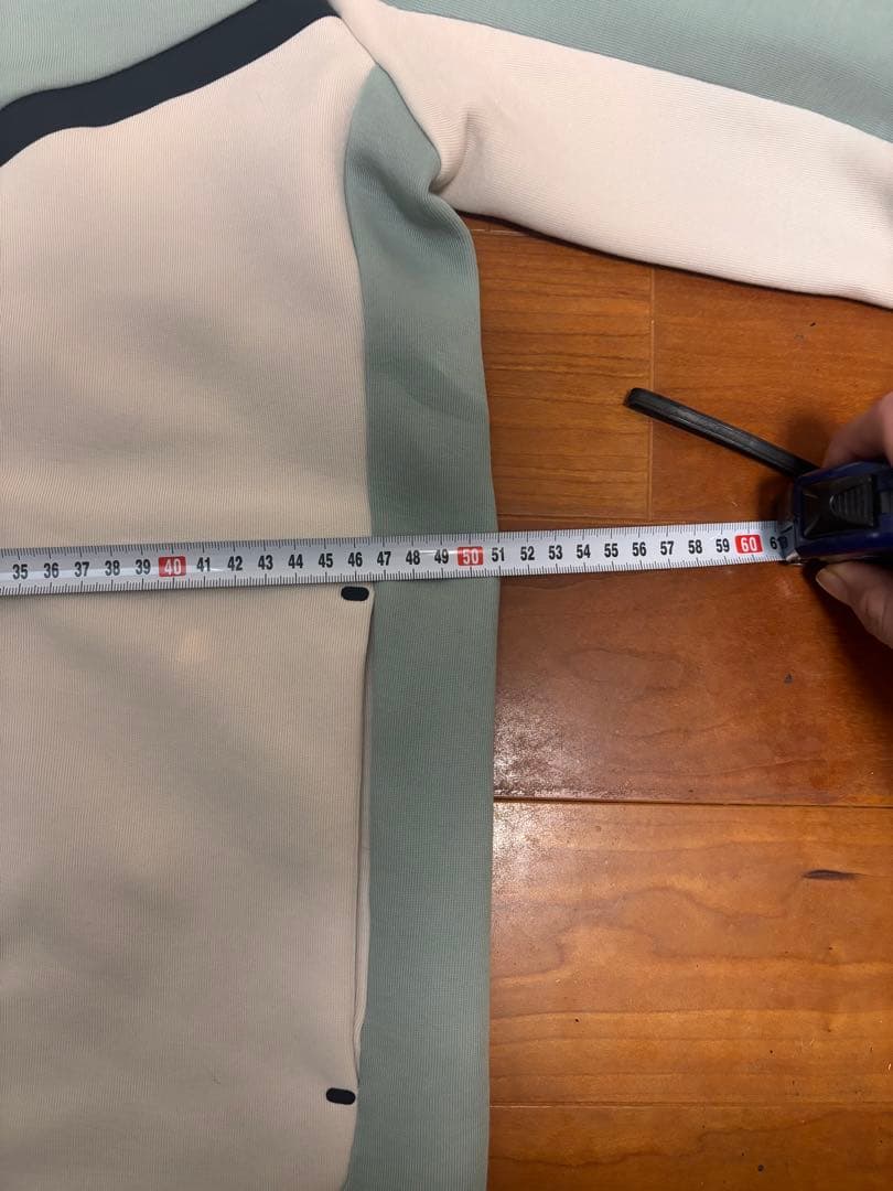 Nike tech 好色カラー