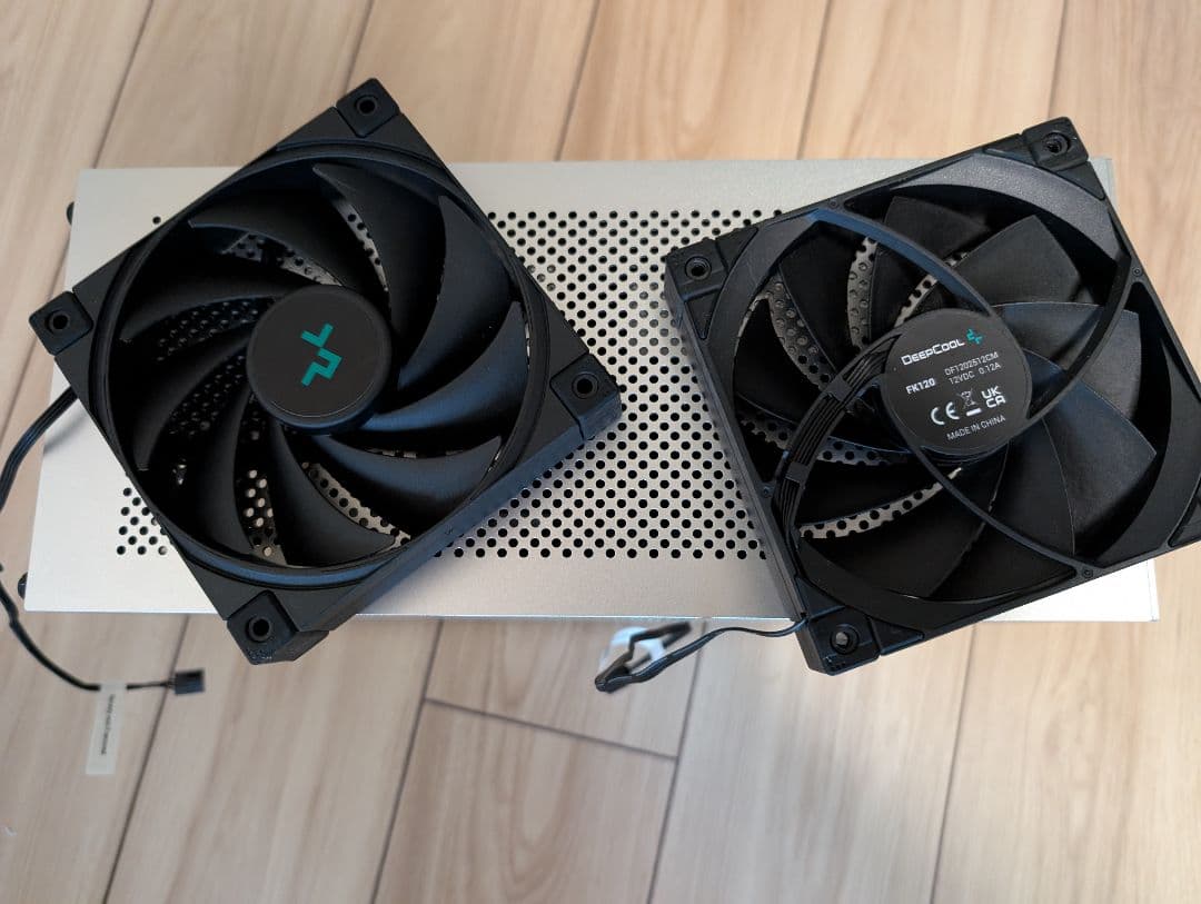 LIAN LI PCケース A4-H20　ケースファン付