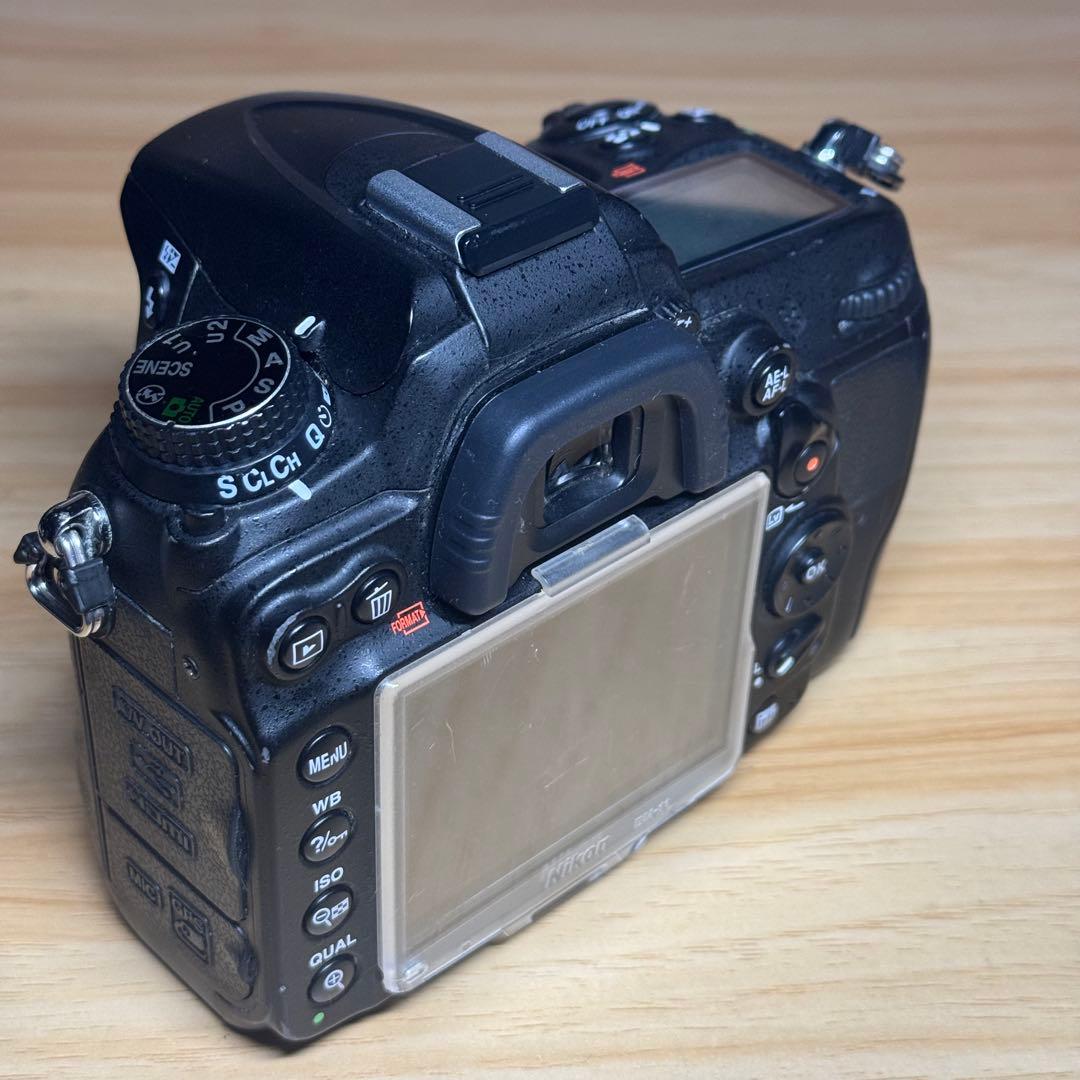 Nikon D7000 デジタル一眼レフ　バッテリーつき