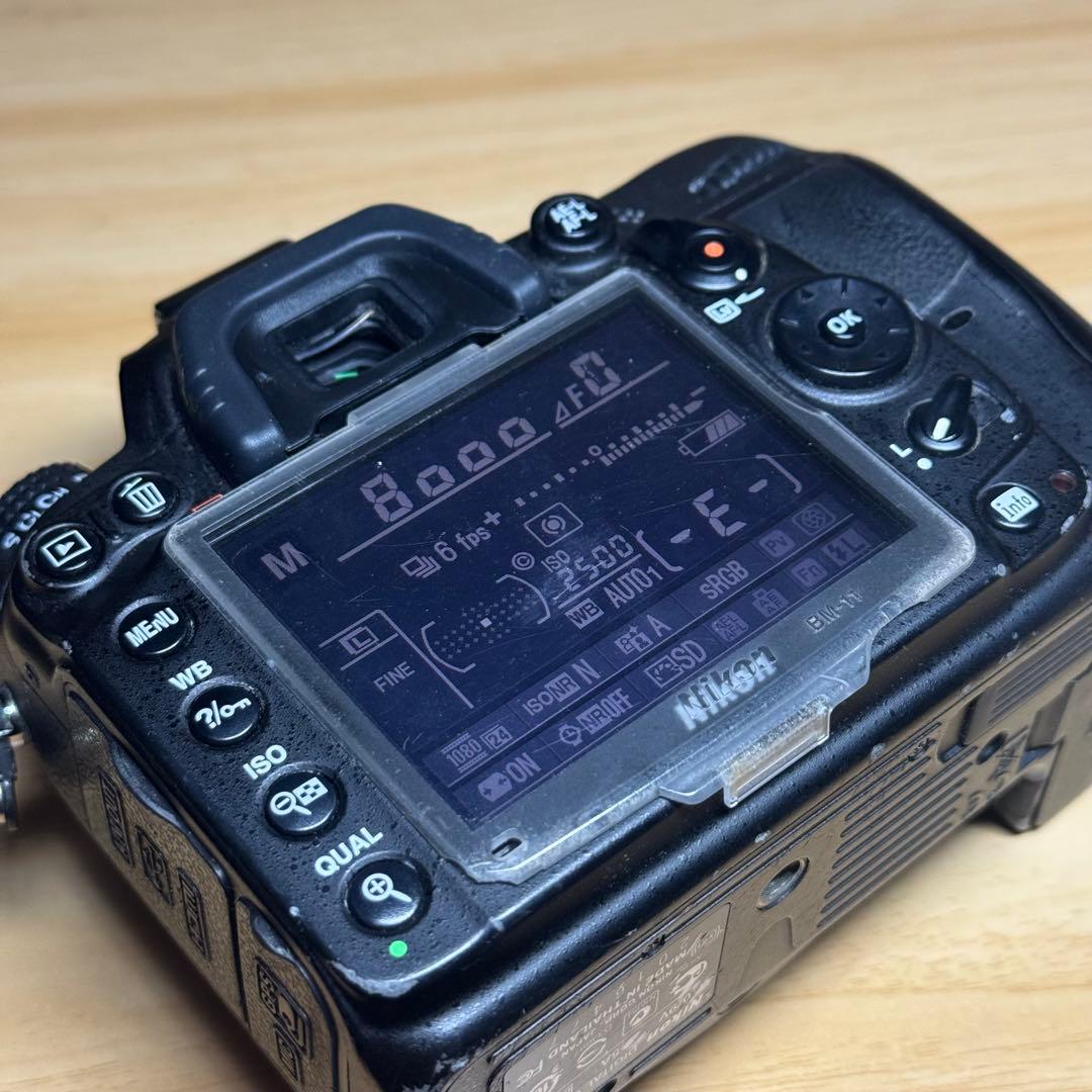 Nikon D7000 デジタル一眼レフ　バッテリーつき