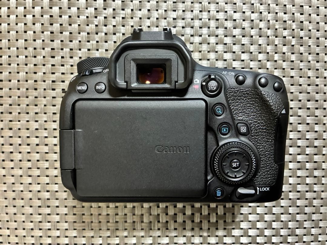 【美品】【即購入可】Canon EOS 6D mark II レンズ、箱付き