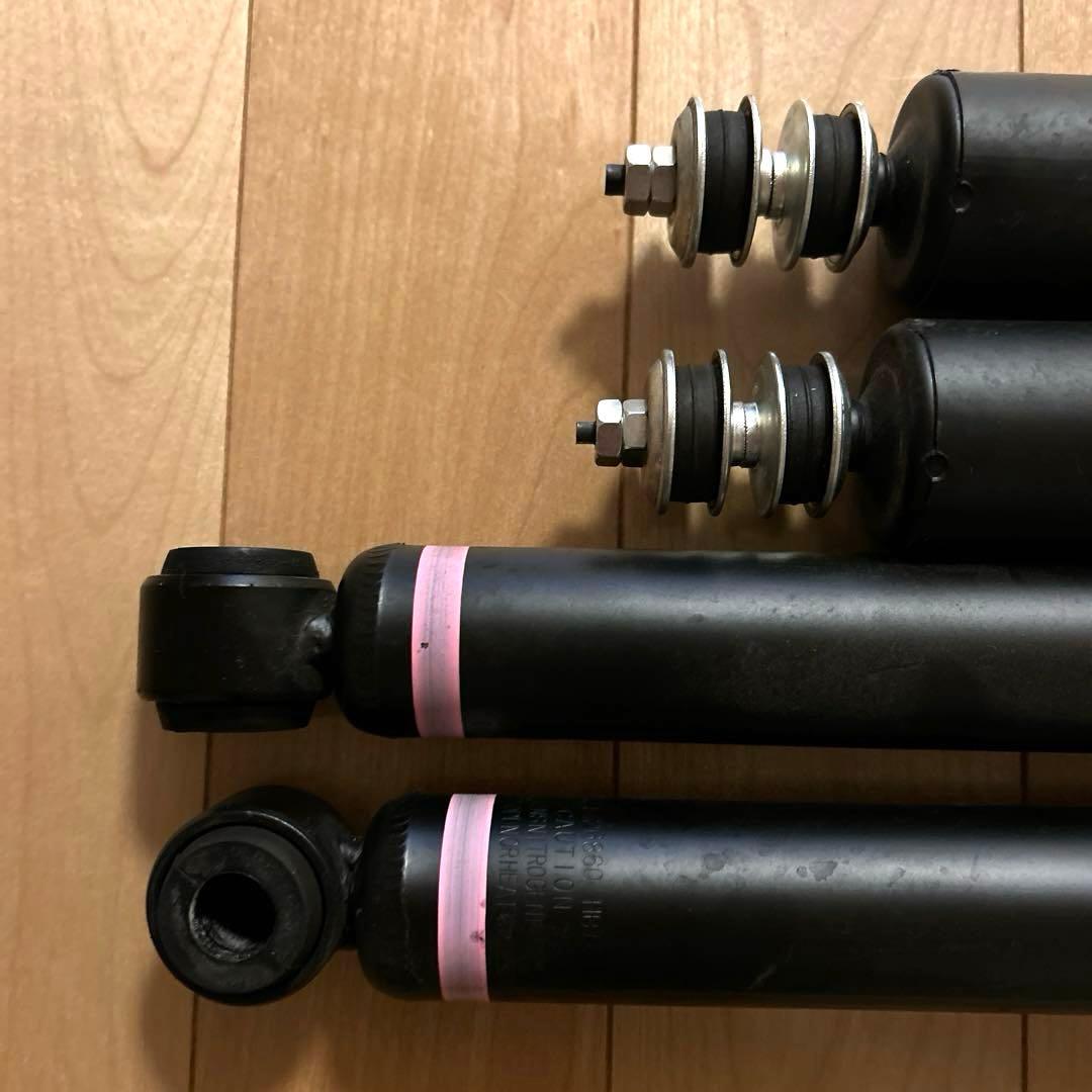 ハイエース　KYBショックアブソーバー 4本セット　新車外し　4WD