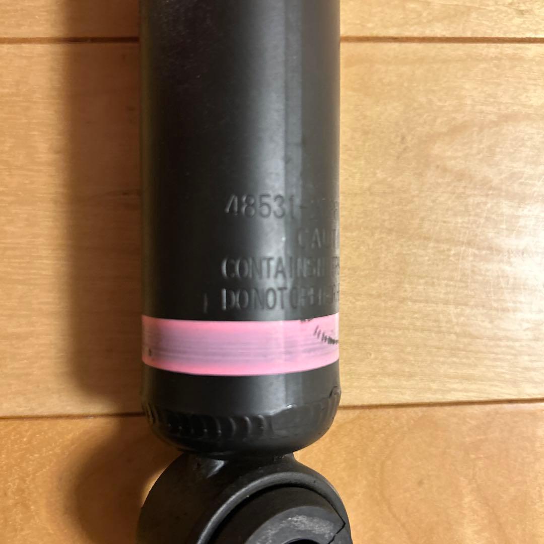 ハイエース　KYBショックアブソーバー 4本セット　新車外し　4WD