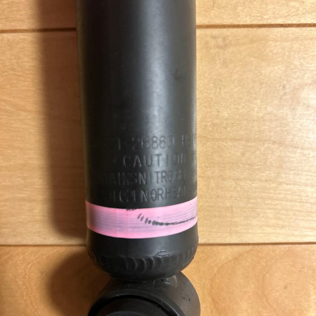 ハイエース　KYBショックアブソーバー 4本セット　新車外し　4WD