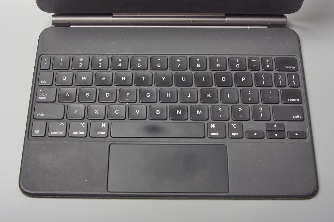 iPad magic keyboard model A2261 アップル