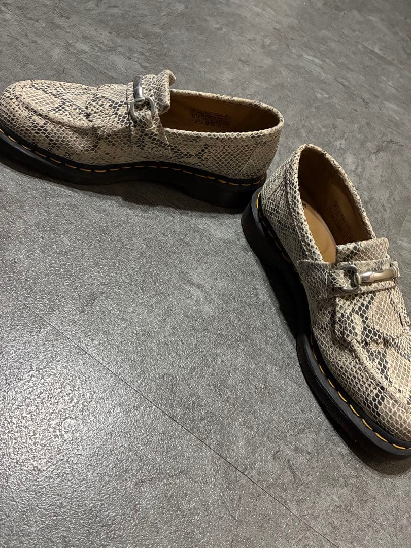 1/31までの出品《希少》Dr. Martens スネーク柄 ローファー