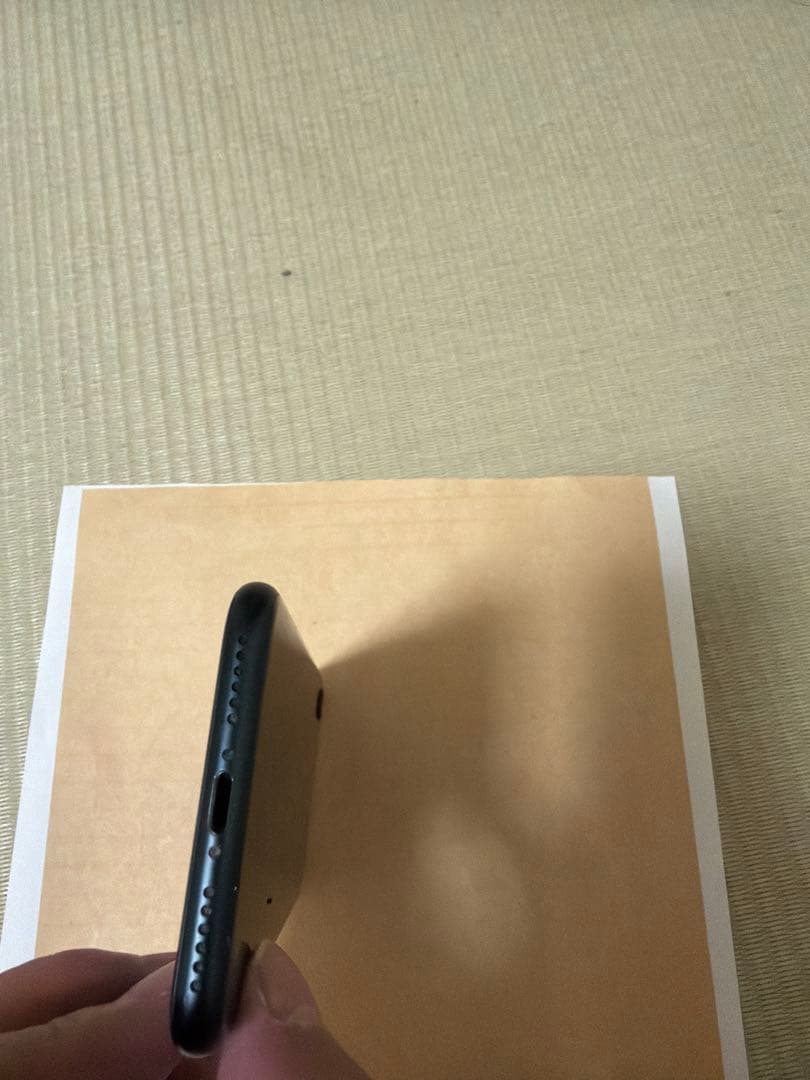 iPhone SE 第3世代 64GB ブラック 本体のみ キズあり