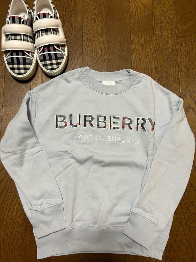 美品★バーバリー★トレーナー8Y