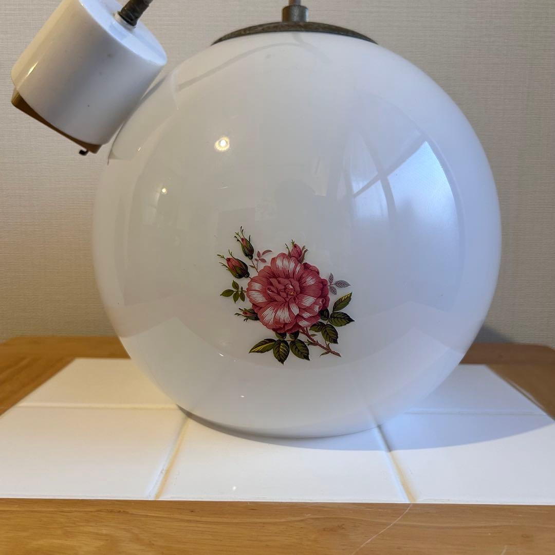【昭和レトロ】白いガラス製花柄シーリングライト