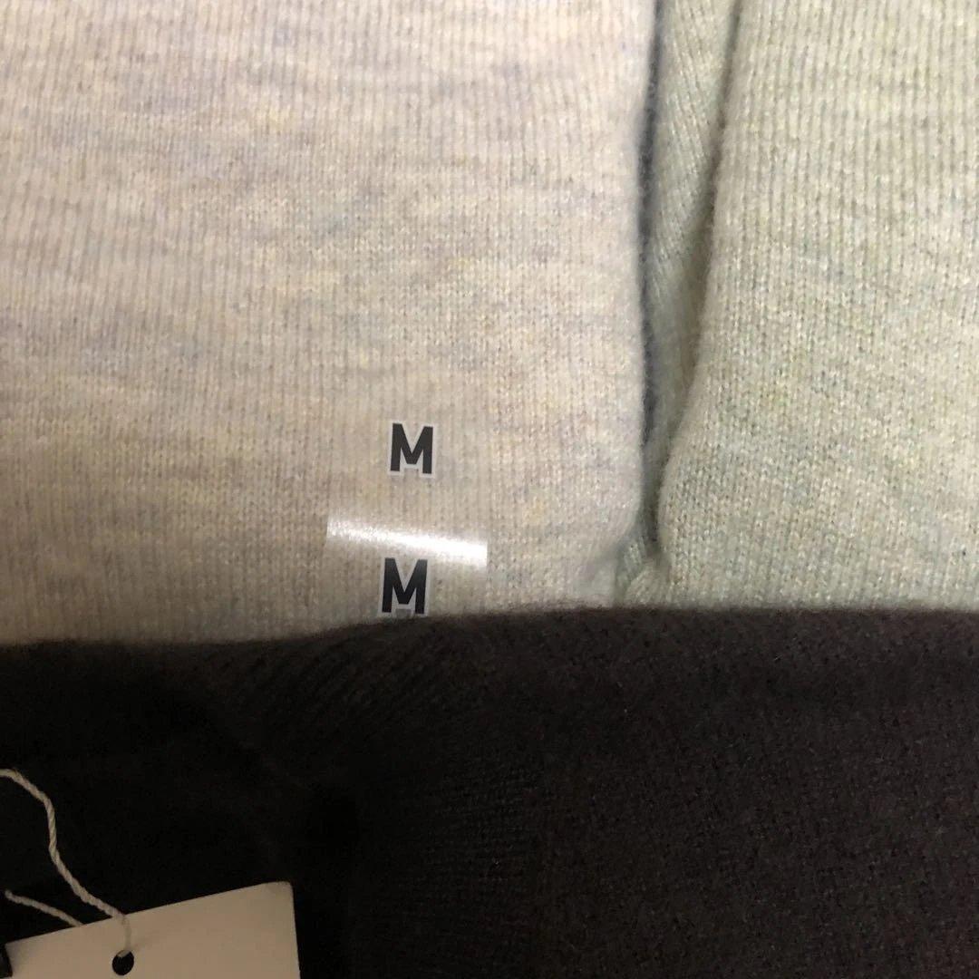 ピ*コ様 UNIQLO 100%カシミヤ ニットセーター M