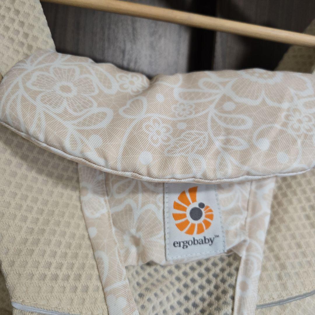 【美品】エルゴベビー オム二ブリーズ抱っこ紐 クリームフラワーレース