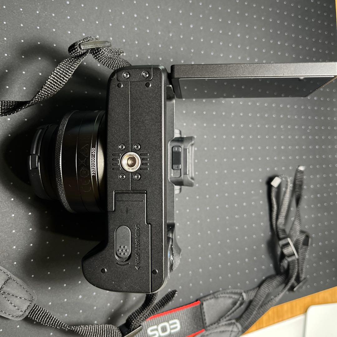 Canon EOS Kiss M 本体 レンズ1