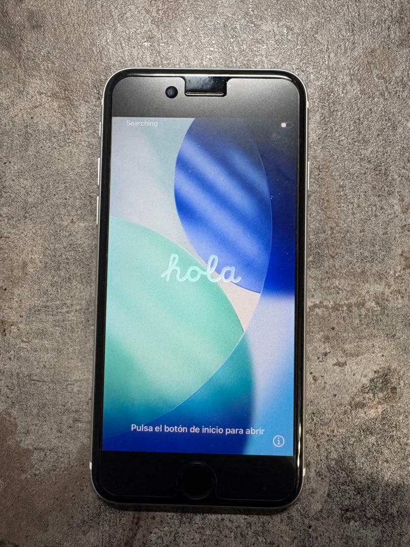 Apple iPhone SE 第二世代 ホワイト 充電ケーブル・イヤフォン付き