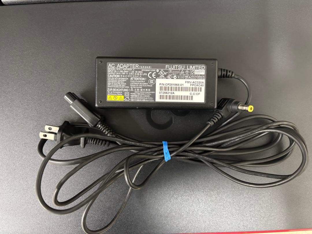 富士通Lifebook A579/BX i5-8265U Windows11