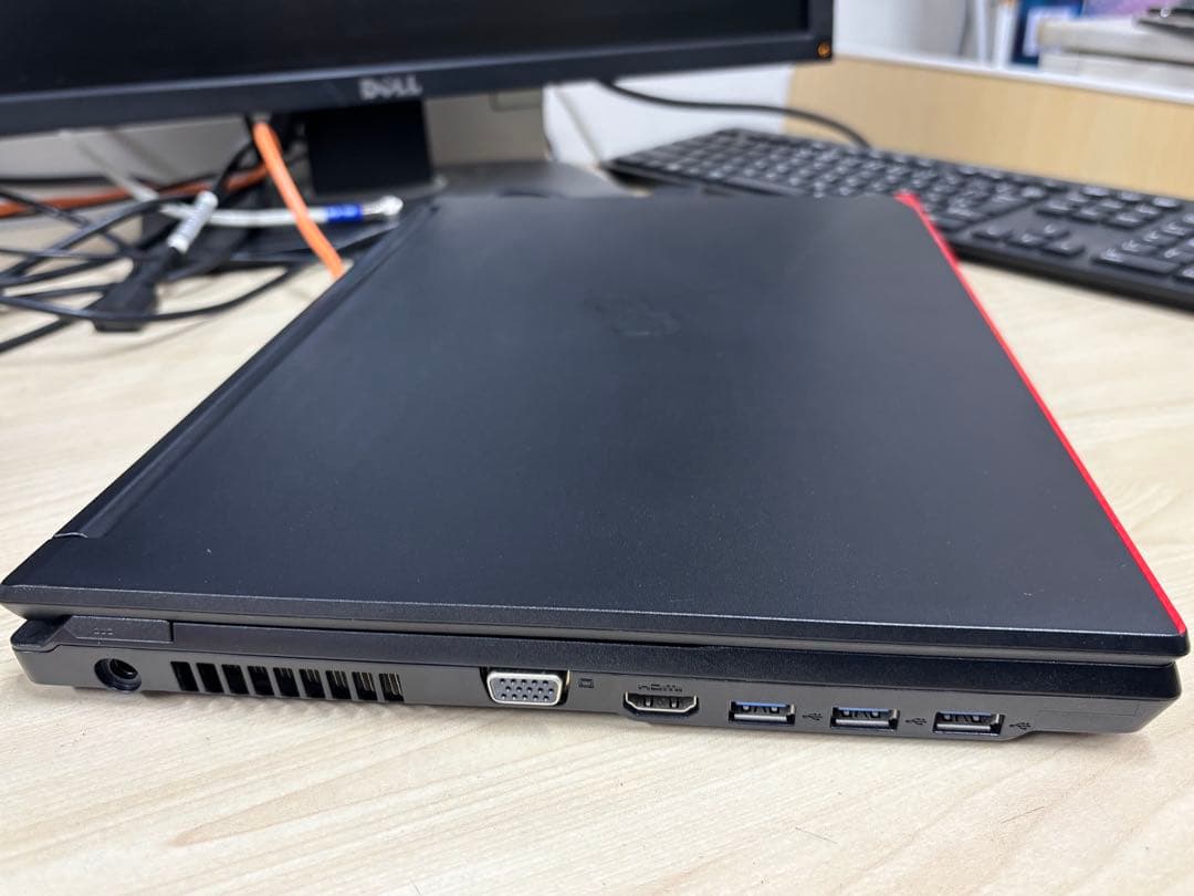 富士通Lifebook A579/BX i5-8265U Windows11