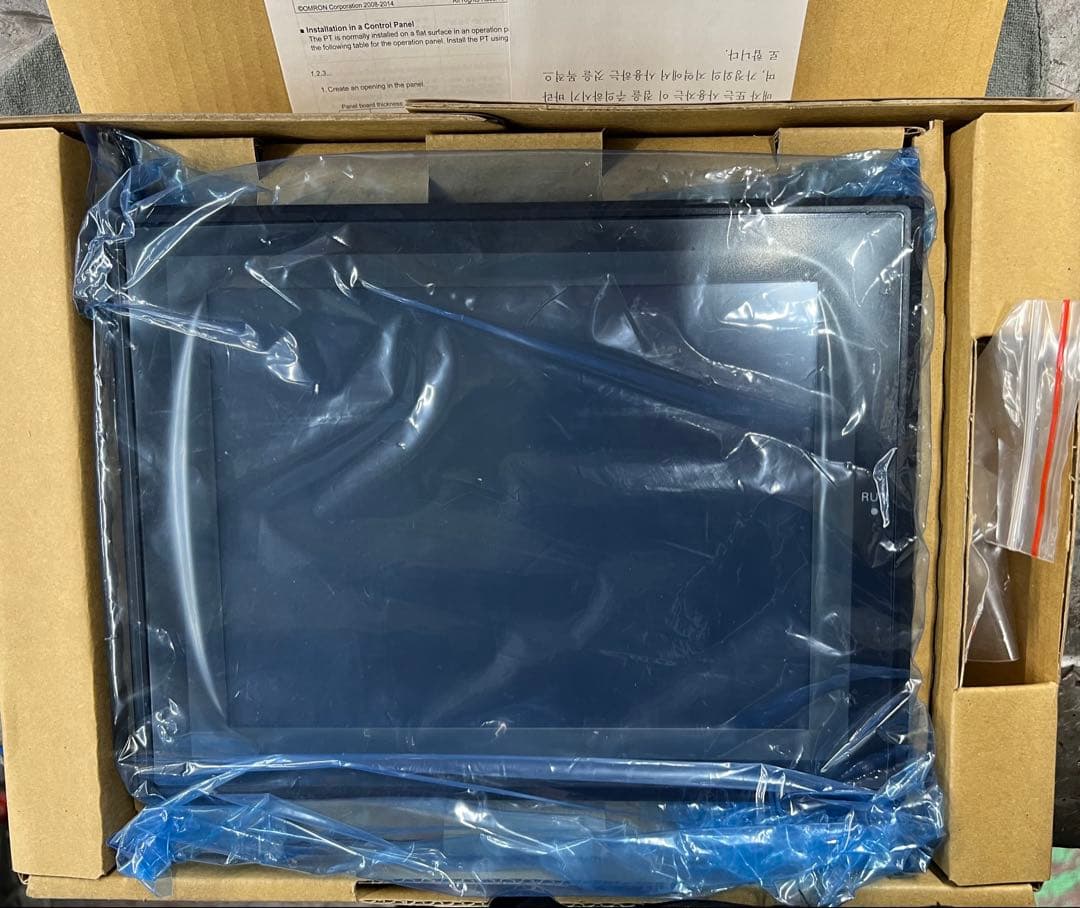 OMRON NS8-TV00B-V2 本体