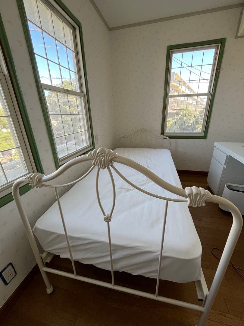 MiaMama　直接引き取りローラアシュレイ　シングル　ベッドフレーム