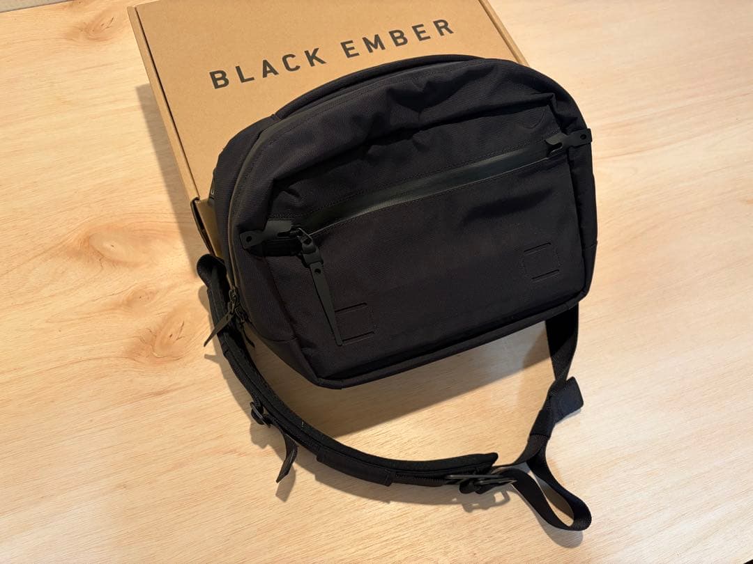 バッグ BLACK EMBER Grip Sling