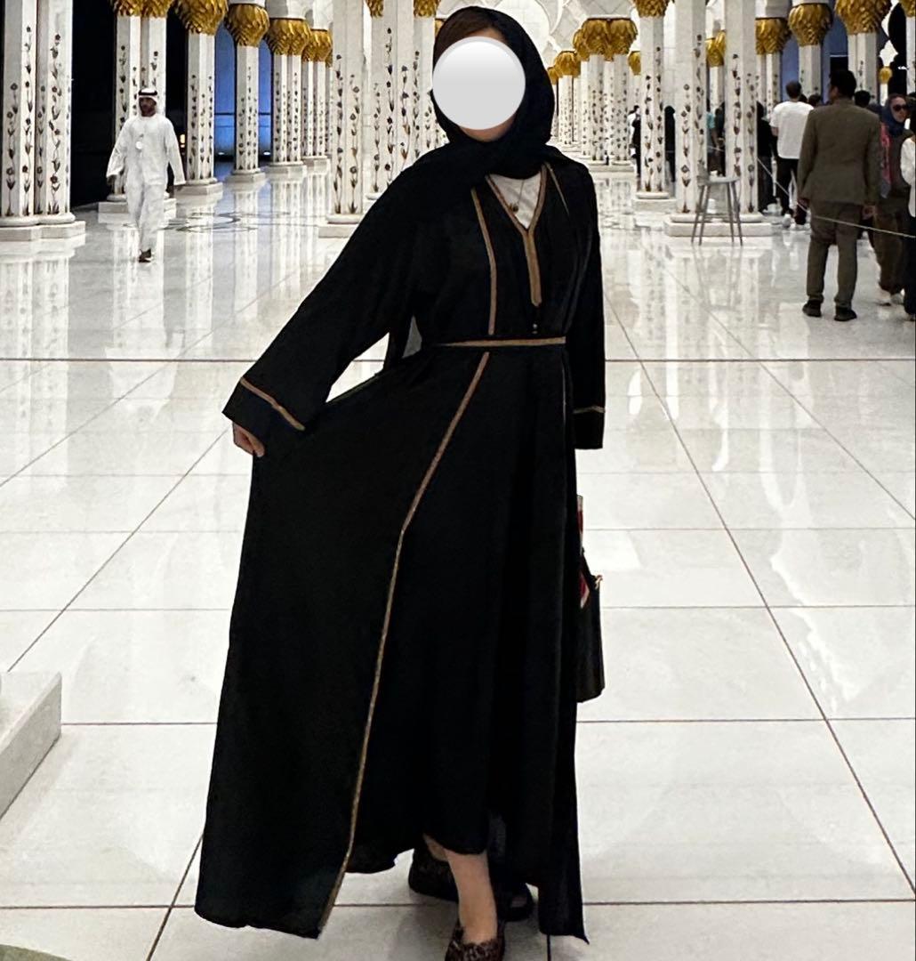 アラブ首長国連邦　ドバイ　アバヤ　セット