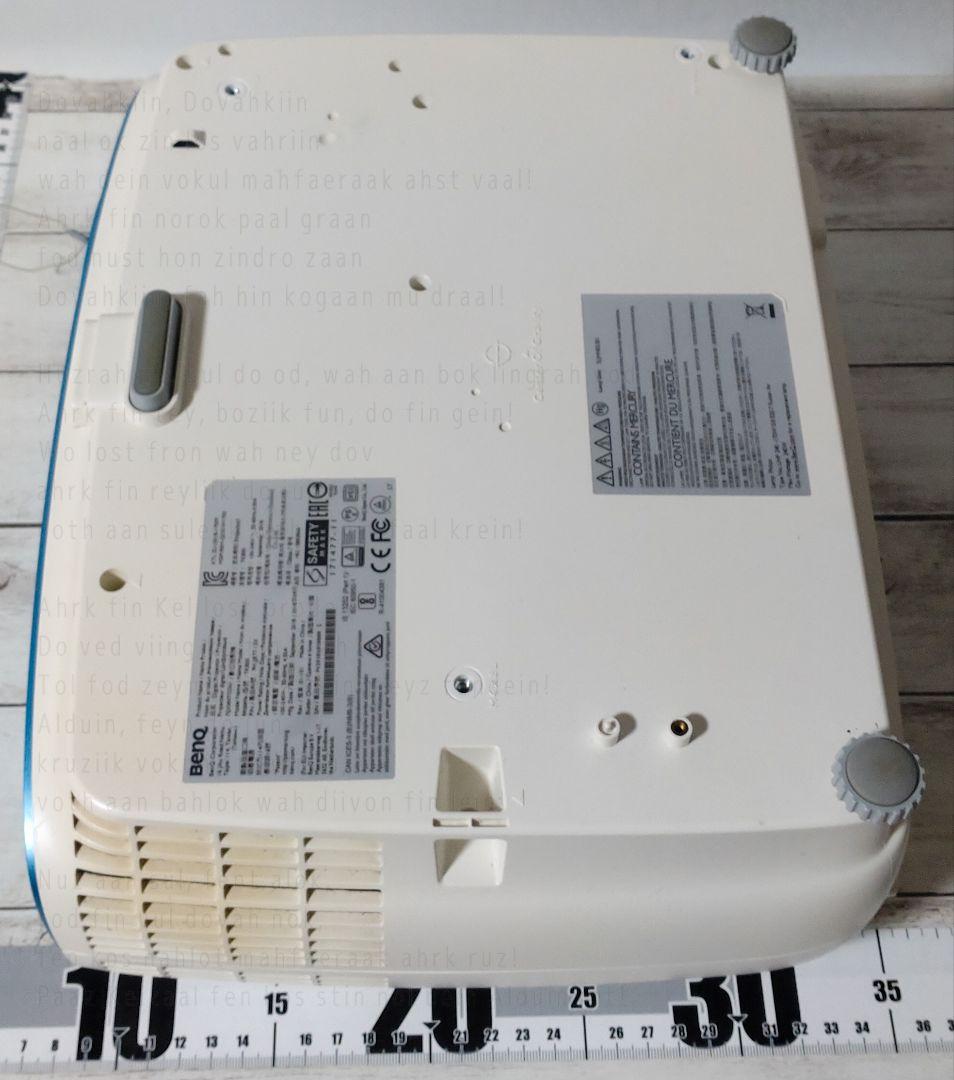 BenQ／ホームシネマプロジェクター TK800