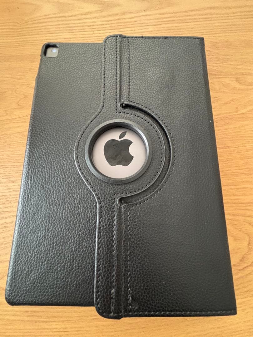 4児ママ様用　iPad 第8世代 32GB Wi-Fi シルバー　ケース付き