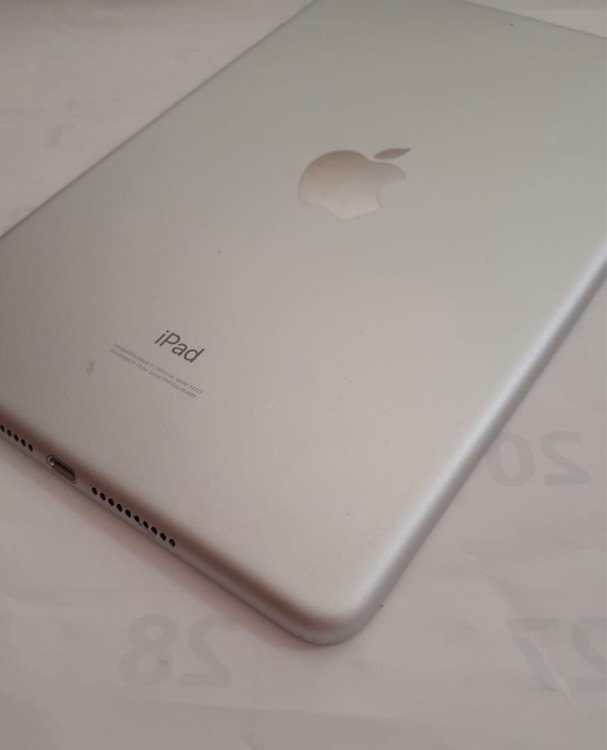 iPad mini 5 Wi-Fiモデル 64GB シルバー　訳あり