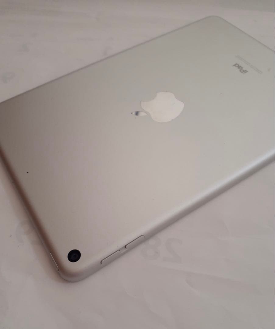 iPad mini 5 Wi-Fiモデル 64GB シルバー　訳あり
