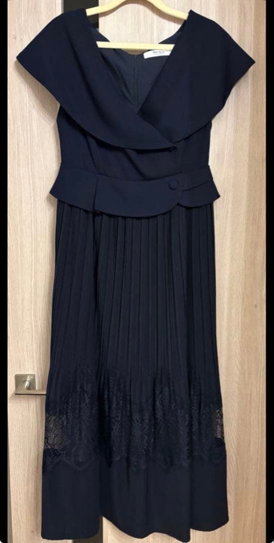 ワンピース herlipto Siena Big Collar Pleated Dress