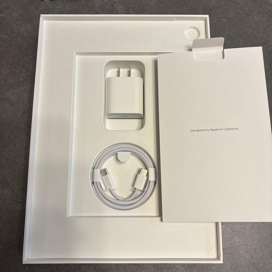 iPad A16 128g ➕ケース×2➕ガラスフィルム　極美品