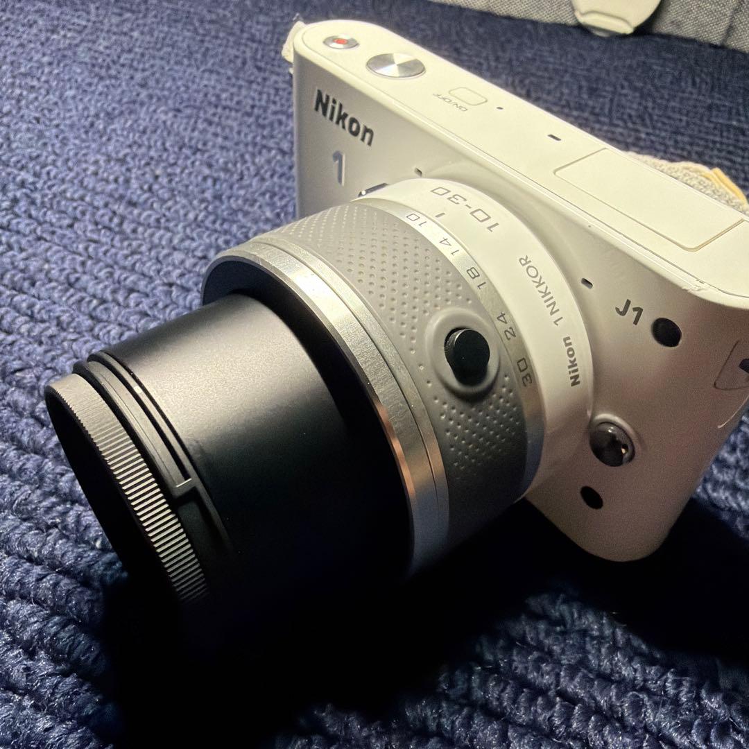 【ジャンク扱い】Nikon1（ニコン）/ ミラーレス一眼 J1 白