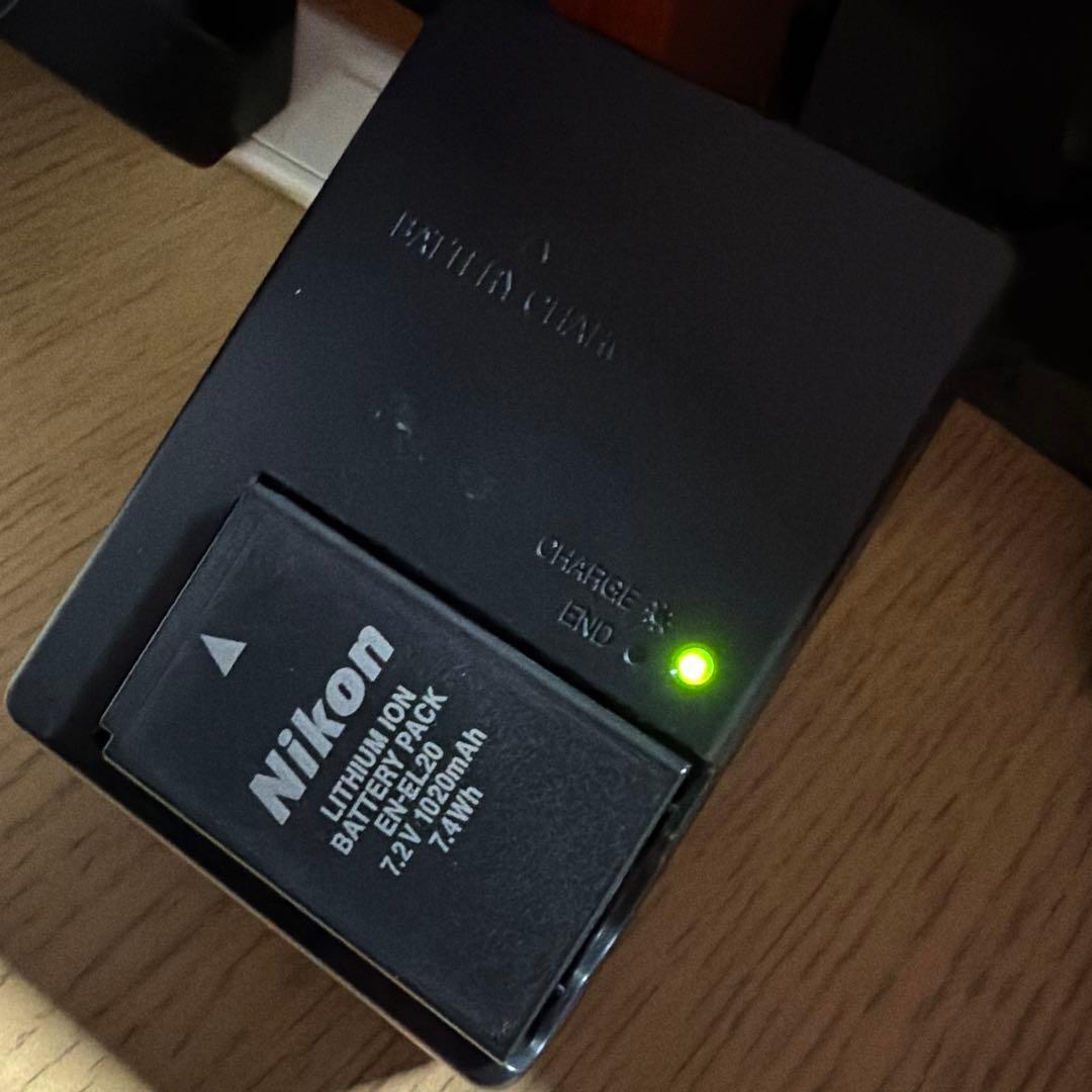 【ジャンク扱い】Nikon1（ニコン）/ ミラーレス一眼 J1 白