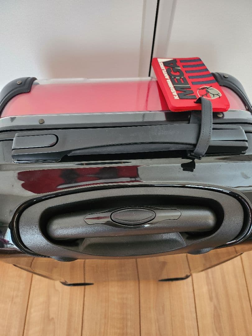 鹿島アントラーズ 赤いスーツケース