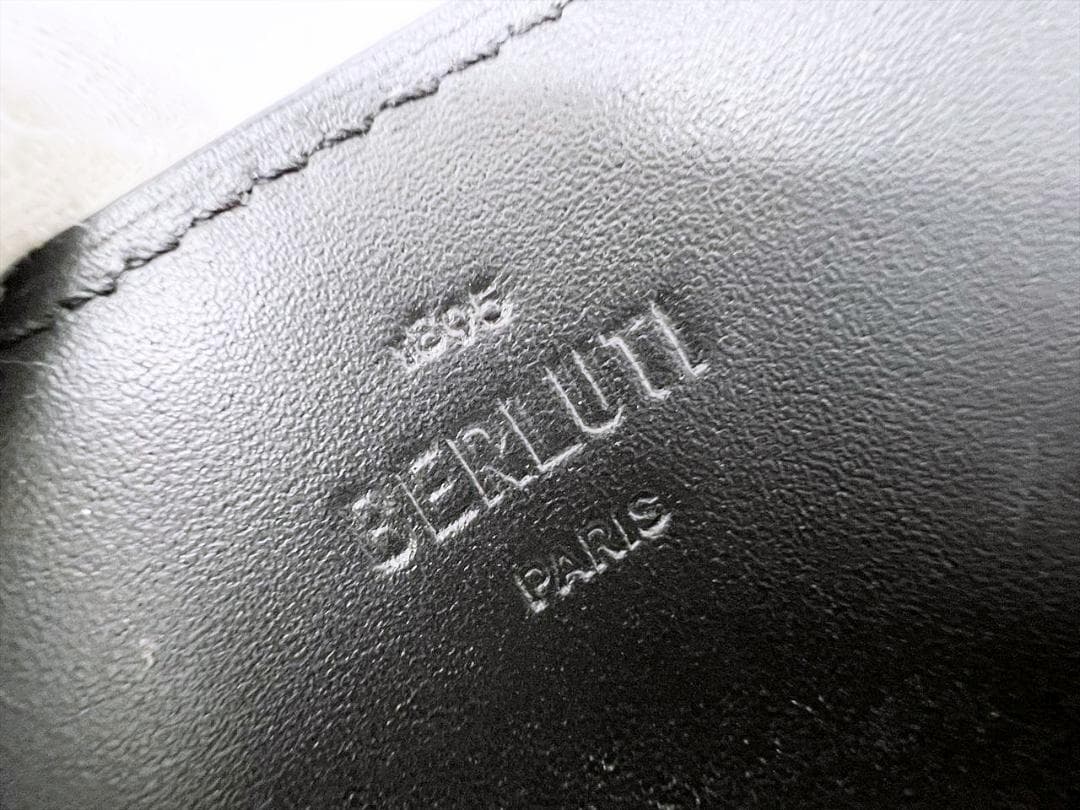 美品　ベルルッティ　インブイア　スクリットレザー　カードホルダー　名刺入れ