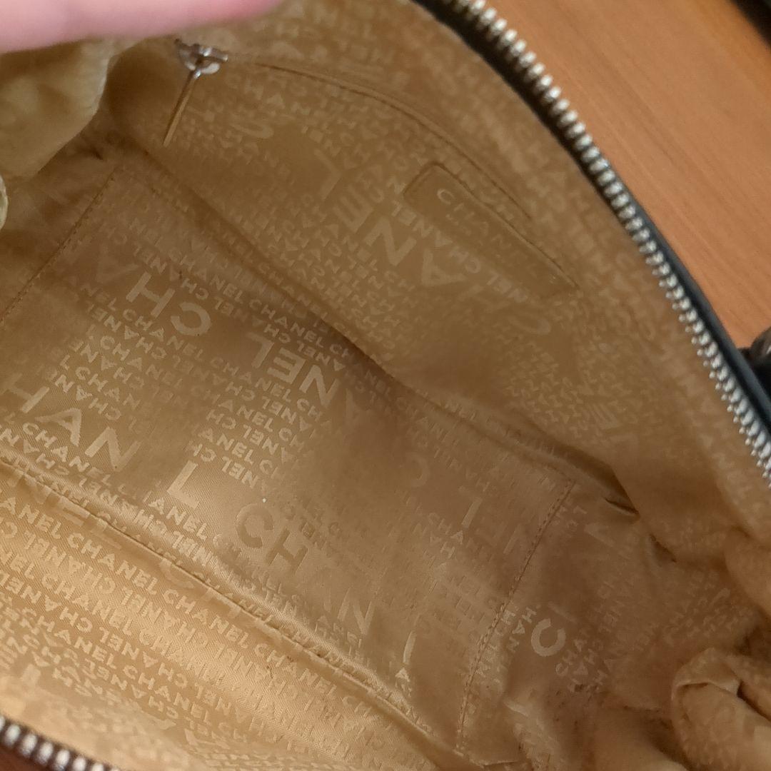 CHANEL 黒 レザーハンドバッグ