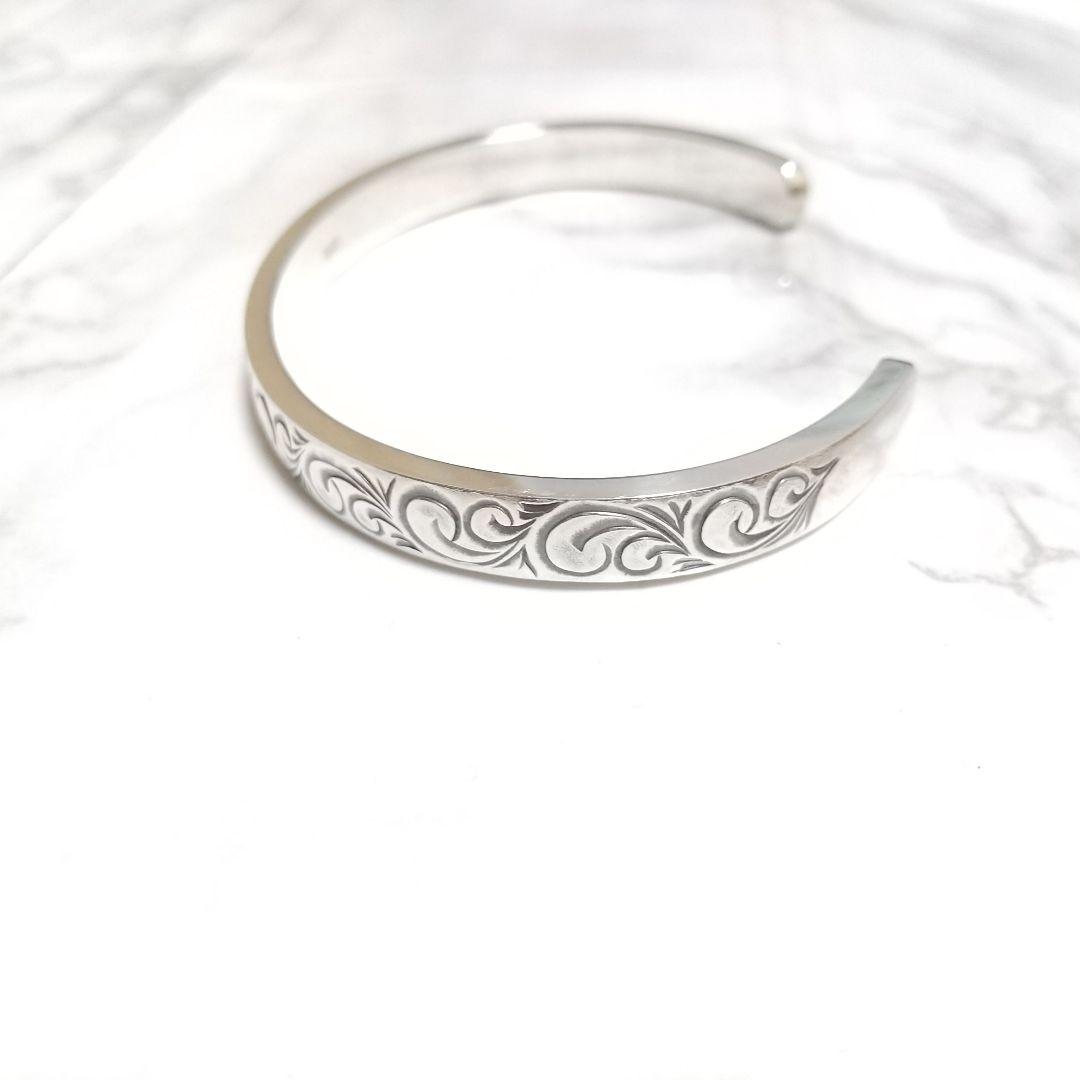 アガット　agete　シルバー　銀製　彫　バングル