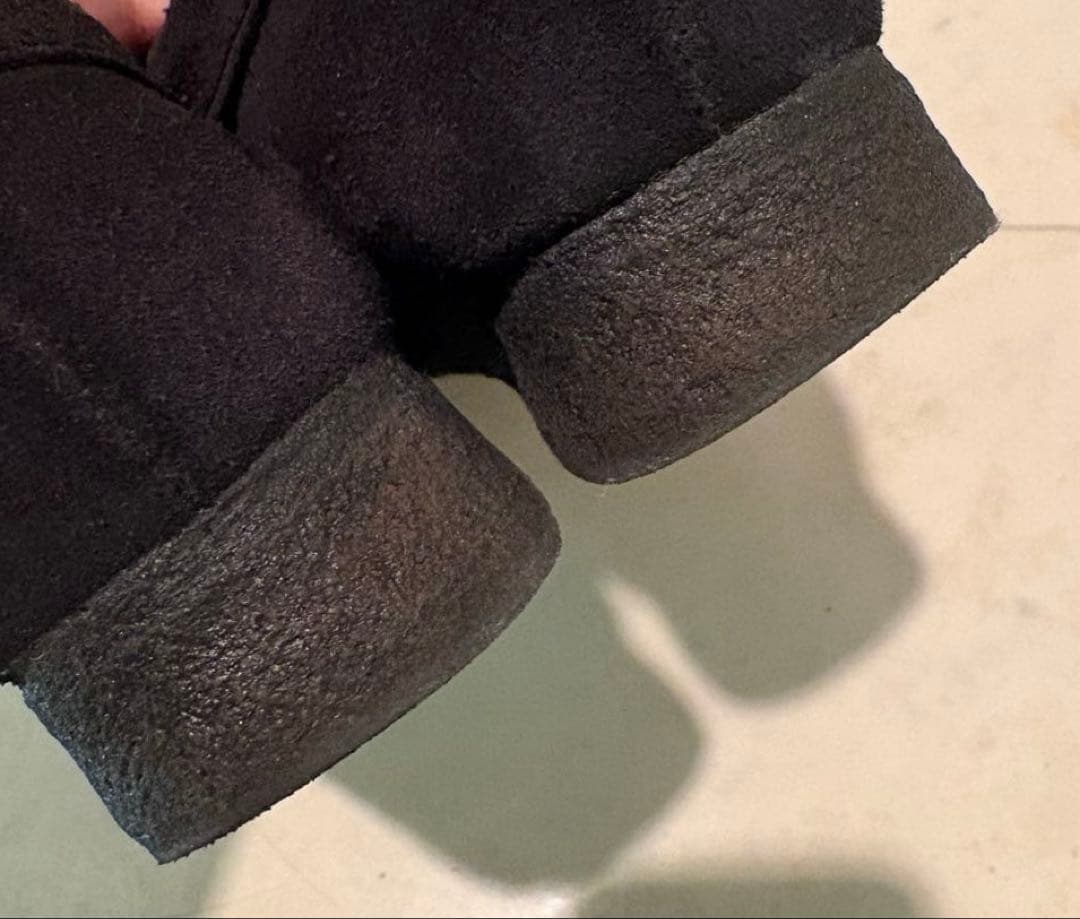 clarks クラークス　ワラビー　黒　スエード