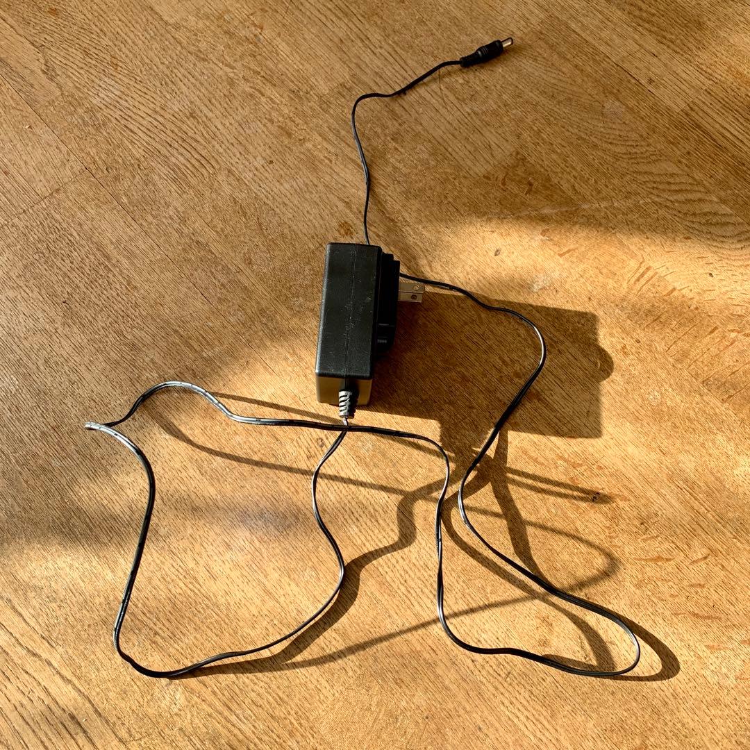 【ヨク】ポータブルブルーレイプレーヤー(10インチ)