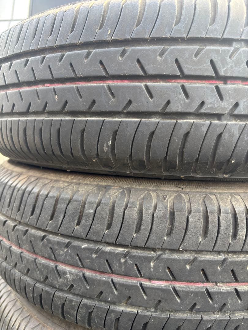 【送料無料】14インチ4本　ブリヂストンタイヤ　2023年製 日産ホイルキャップ