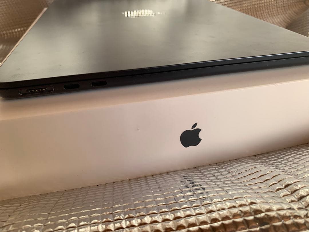 土*！様 2024 MacBook Air M3 13インチ 8ギガ256GBス