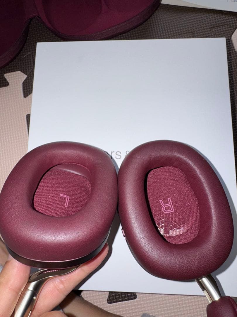 Bowers & Wilkins Px8 ワインレッドカラー