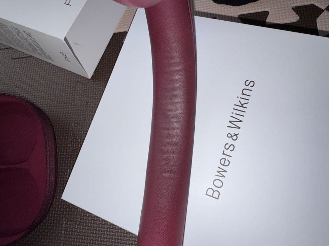 Bowers & Wilkins Px8 ワインレッドカラー