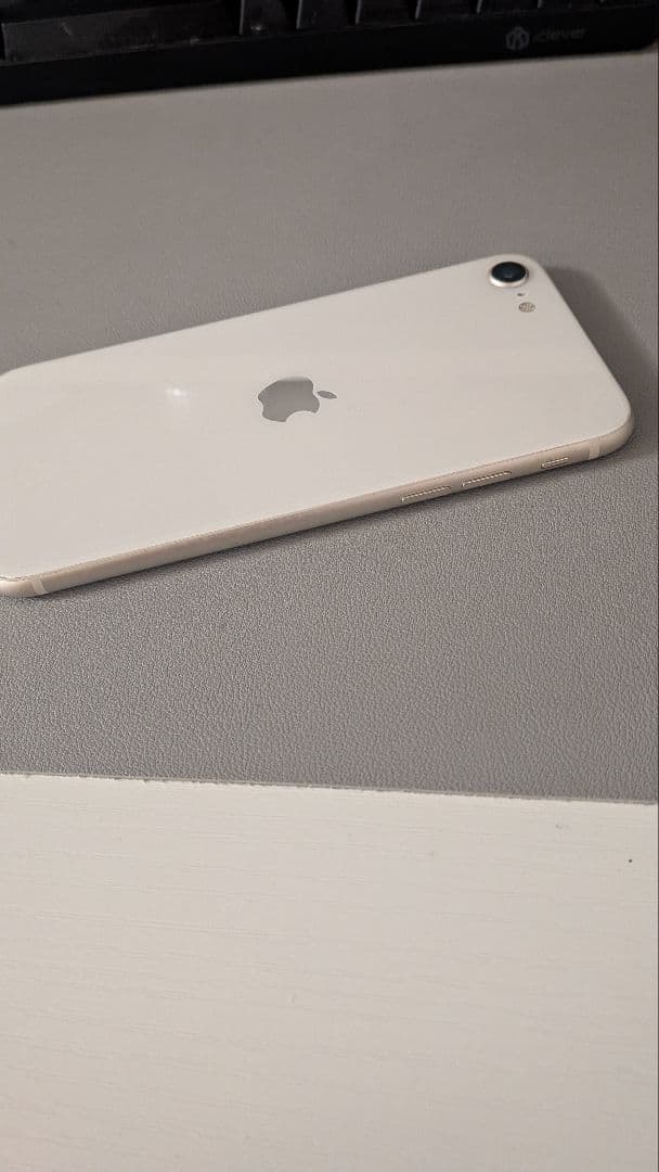 【中古美品】Apple iPhone SE3 ホワイト 本体