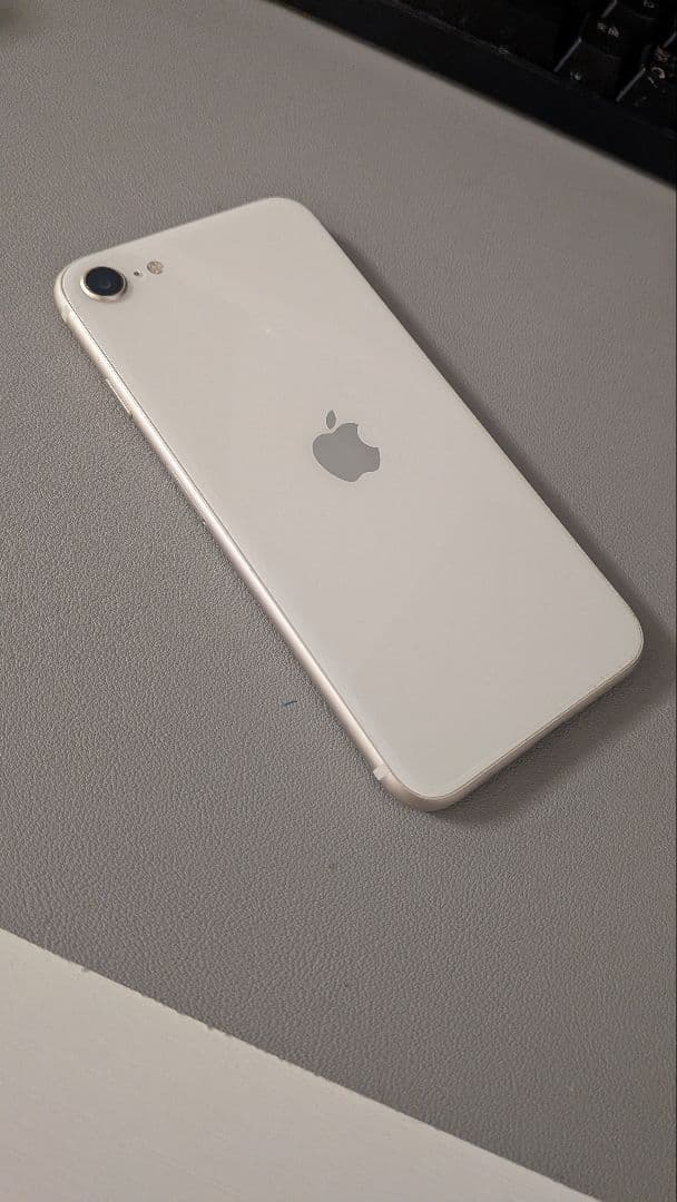 【中古美品】Apple iPhone SE3 ホワイト 本体