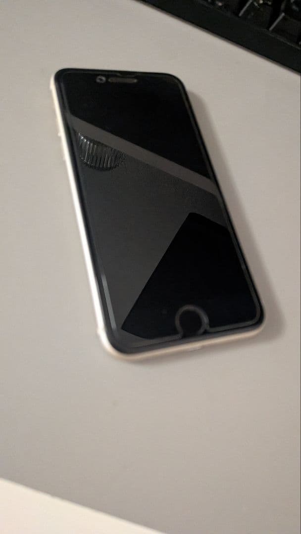 【中古美品】Apple iPhone SE3 ホワイト 本体