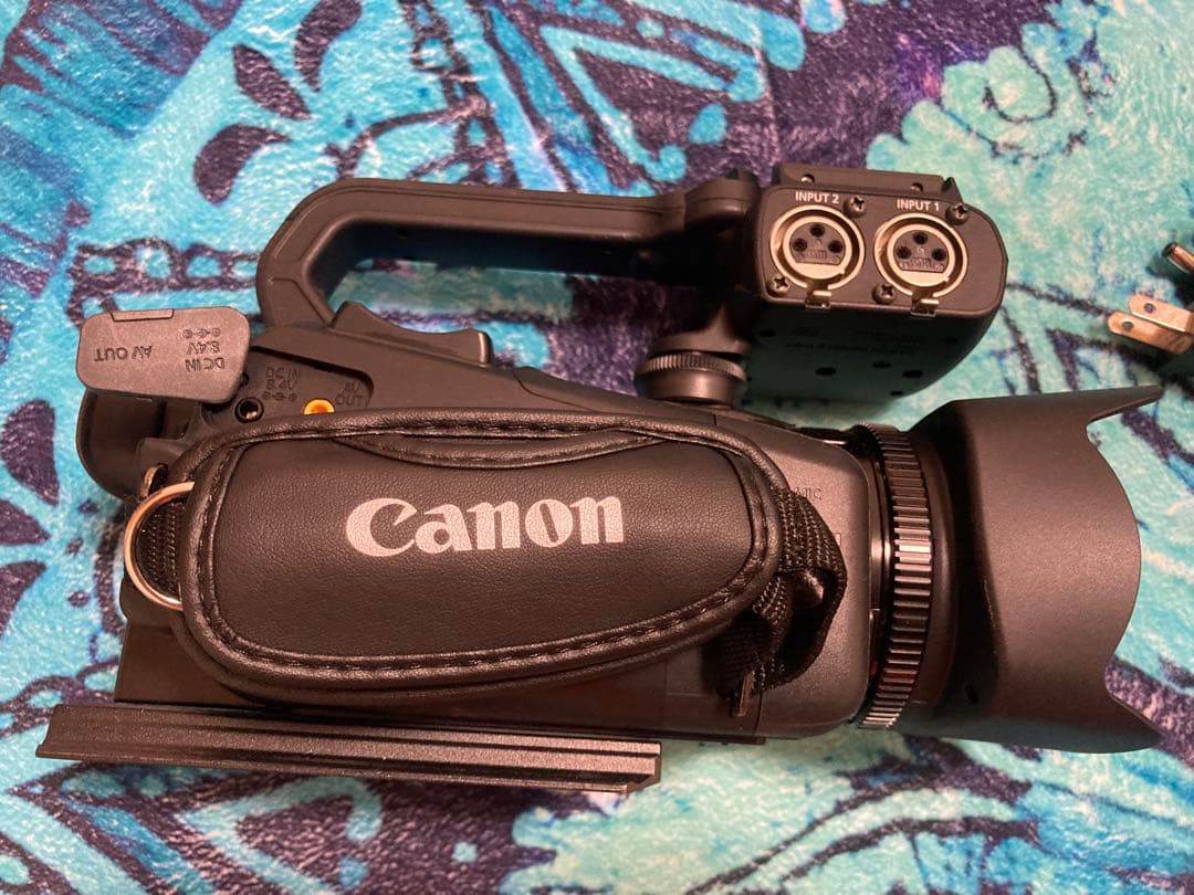 【状態良】Canon XA30 業務用ビデオカメラ本体　ハンドルユニット付