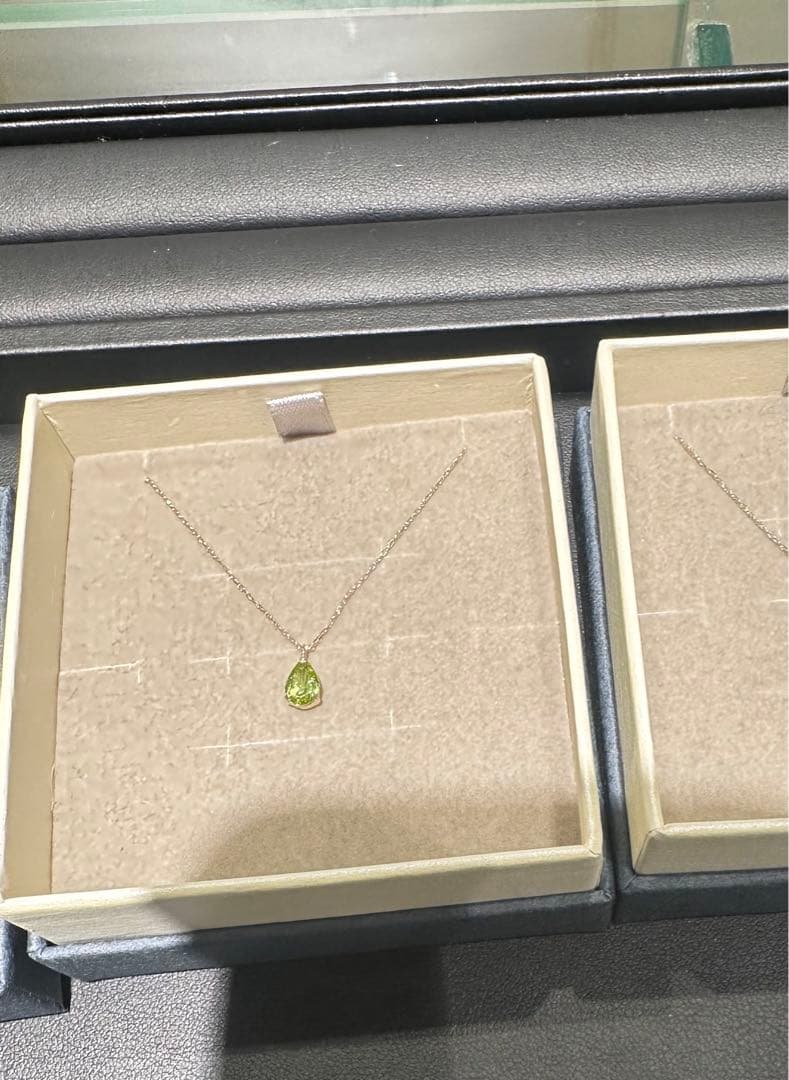 TSUTSUMI ペリドットしずく型ネックレス　K10イエローゴールド